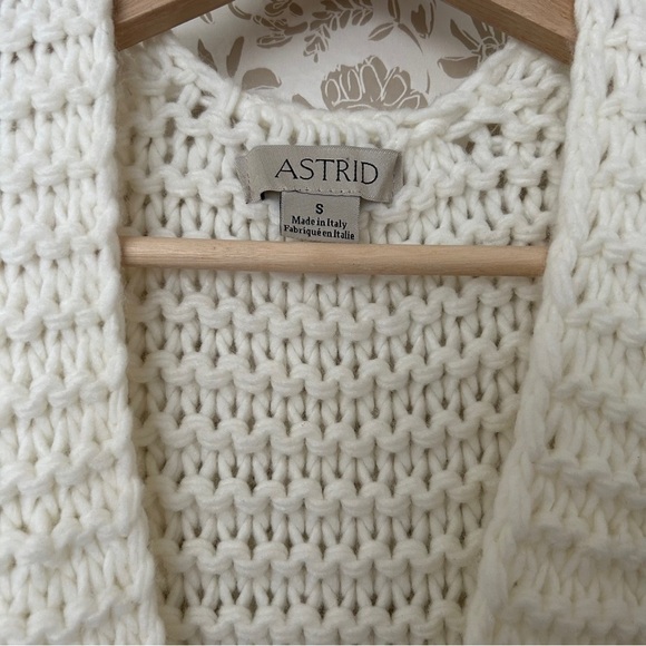 Astrid Chunky Knit Folk Vest – Made in Italy, Size S - Picture 3 of 4